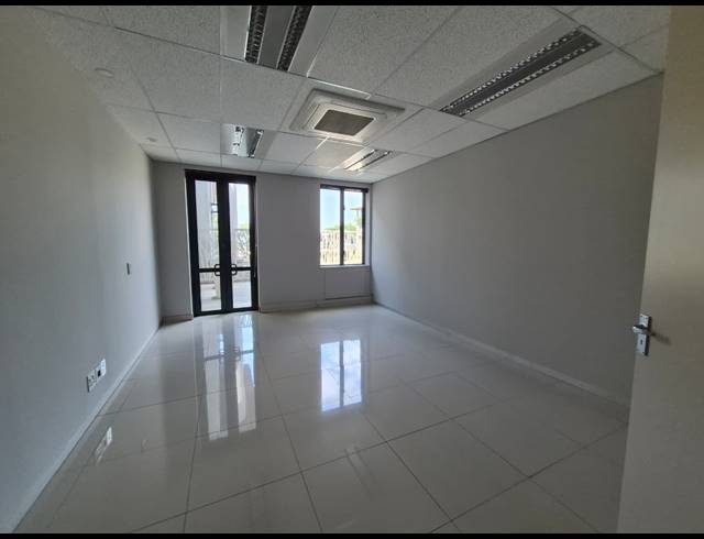 555M² OFFICE TO LET IN SANDTON CENTRAL